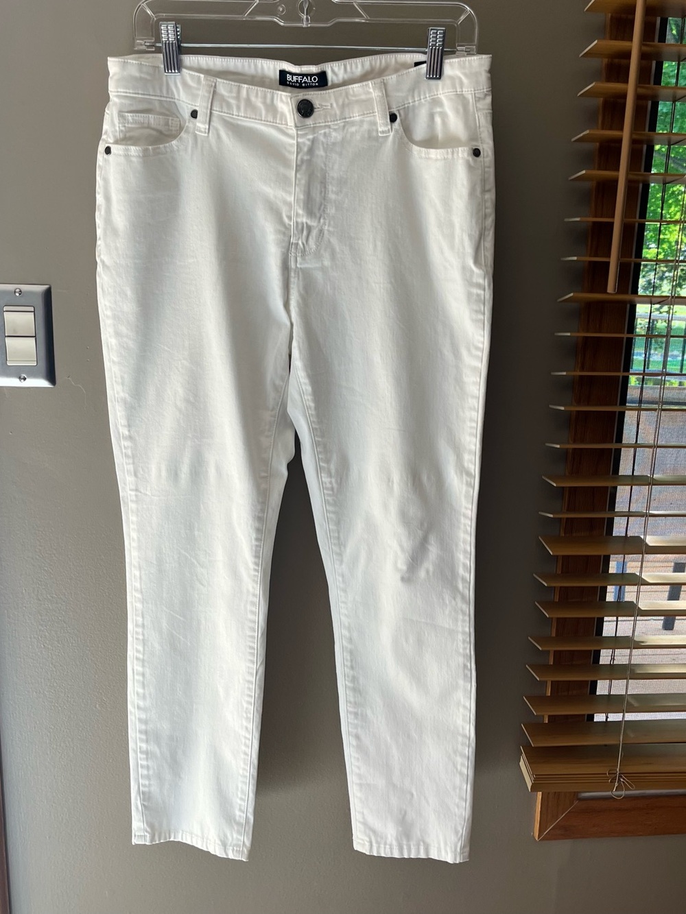 Buffalo David Bitton White Women’s MidRise Stretch Skinny Ankle Grazer Size 8